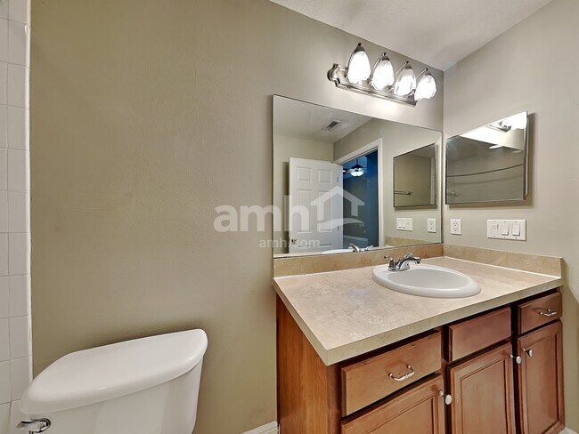 Building Photo - 403 Lisa Ann Ct