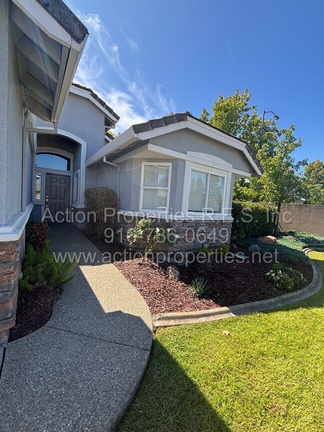 Building Photo - 6000 Buggy Whip Ln