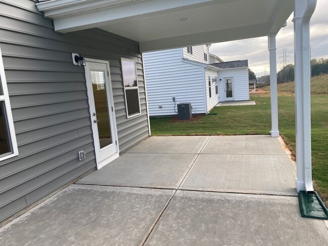Building Photo - 19020 Yellow Birch Dr