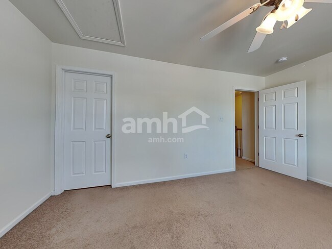 Building Photo - 43 Wolf Creek Ln