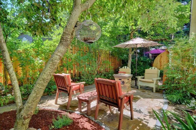 Building Photo - Perfect Furnished Home in Jacksonville!