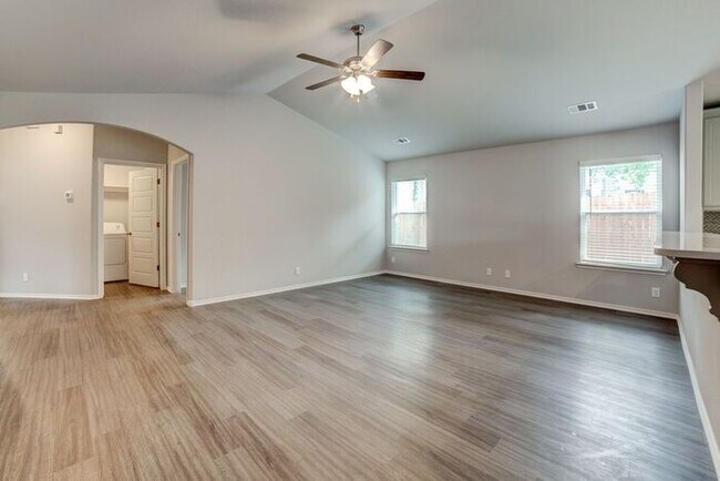 Building Photo - Brand new 4/2/2 in Elysian Fields!