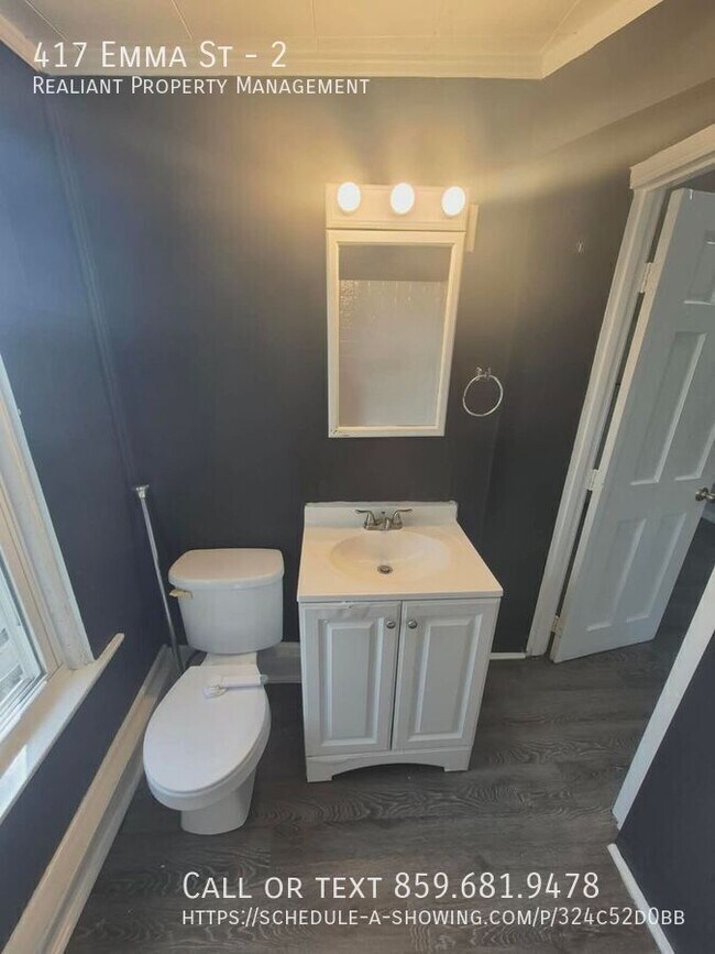 Building Photo - 417 Emma St