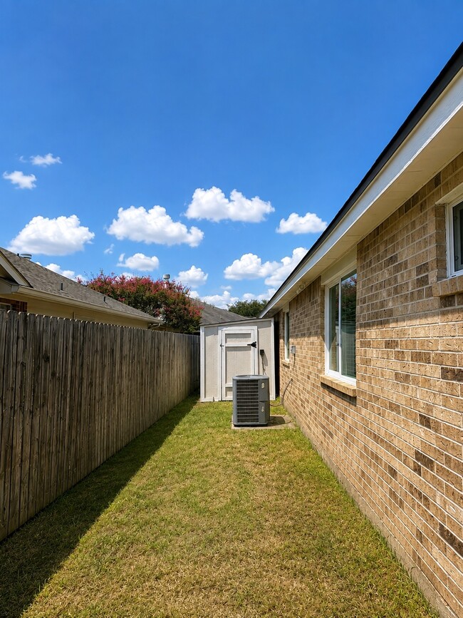 Building Photo - 6411 Spring Creek St