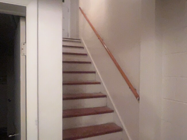 Building Photo - 1644 Chester St