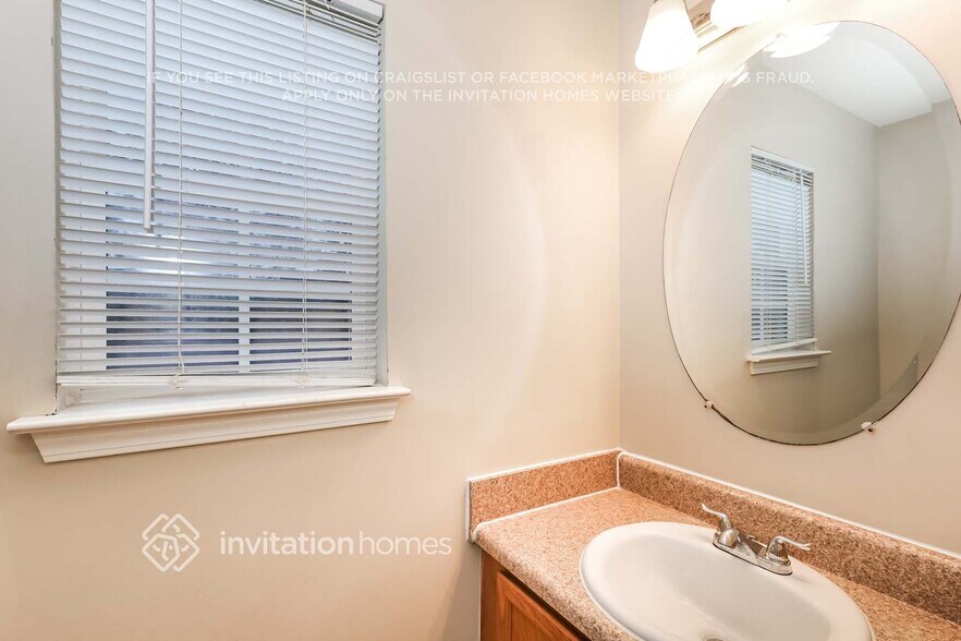 Building Photo - 1147 Oak Hollow Ln