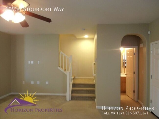 Building Photo - Modern Two-story 3 Bed 2.5 Bath 1,374 sqft...