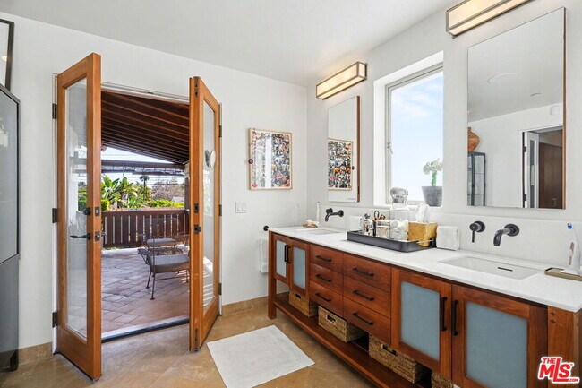 Building Photo - 420 Alta Ave