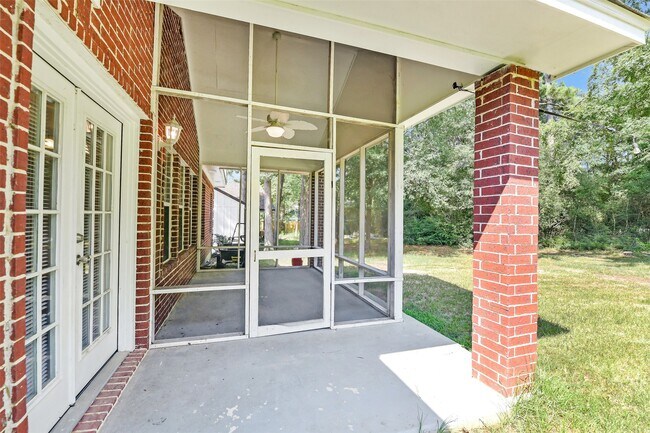 Building Photo - 165 Magnolia Bend