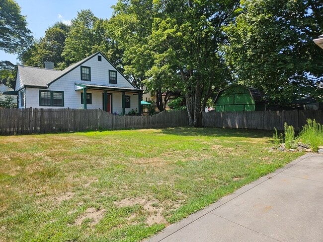 Building Photo - 42 Sumner St