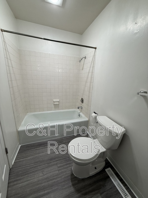 Building Photo - 2314 Rosebud Dr