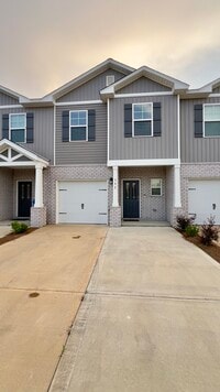 Building Photo - 395 N Gay Ave