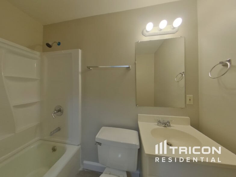 Building Photo - 5535 Crestland Ct