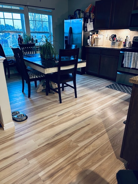 Building Photo - 9814 Sunrise Cir