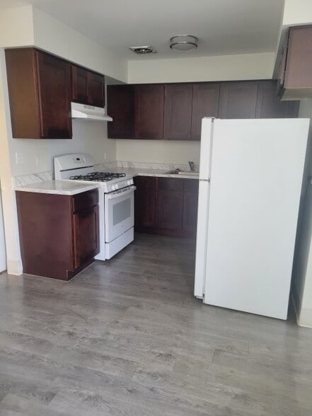 Building Photo - Highview Apartments