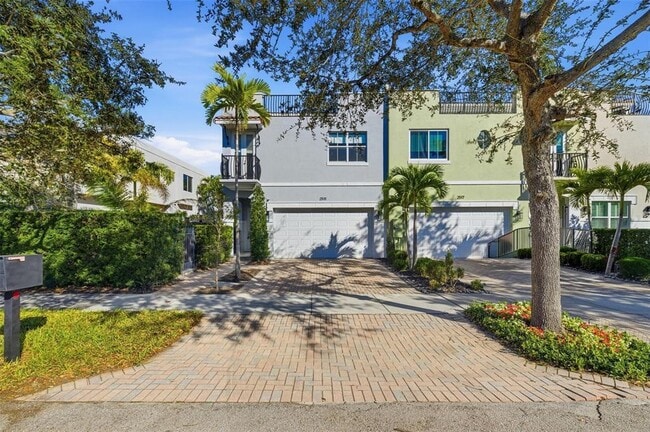 Building Photo - 2515 NE 18th St