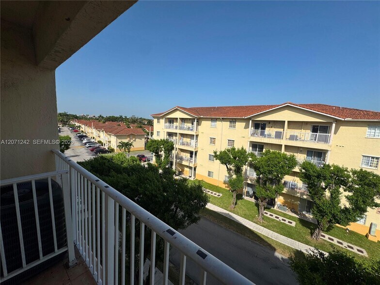 Building Photo - 6940 NW 179th St