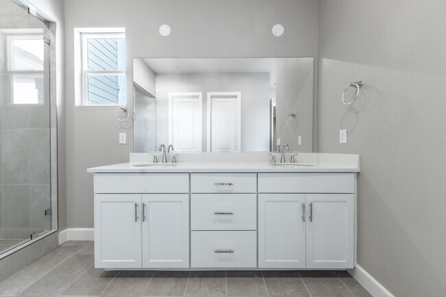 Building Photo - Immaculate New Build Just Steps from Laker...