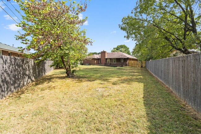 Building Photo - 3225 S Kimbrough Ct