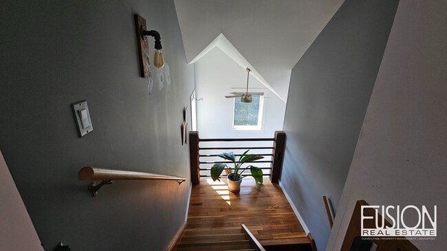 Building Photo - Contemporary 3 bed/2.5 bath on 10 Private Acres with Deeded Lake Access down the Road!