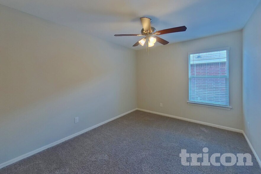 Building Photo - 10502 Ft Cibolo Trl