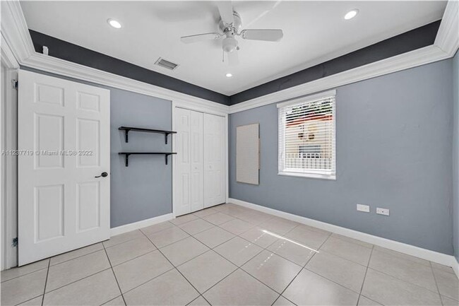 Building Photo - 3910 SW 2nd Terrace