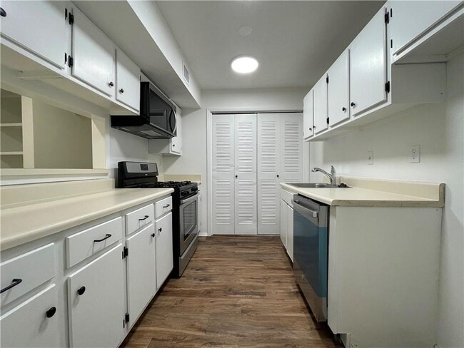 Building Photo - 1006 Dunbar Dr