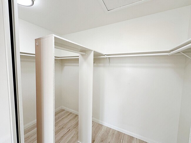 Building Photo - REMODELED 3 BEDROOM HOME IN SOUTH SHORES