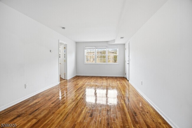 Building Photo - 71 College Dr