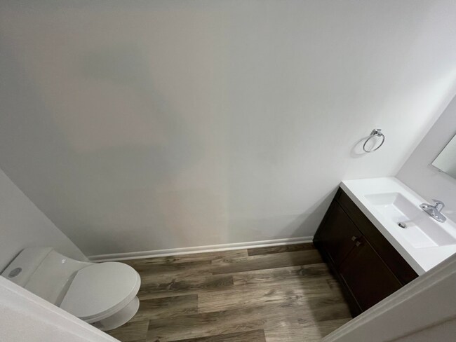 Building Photo - 5 Hapgood Hill