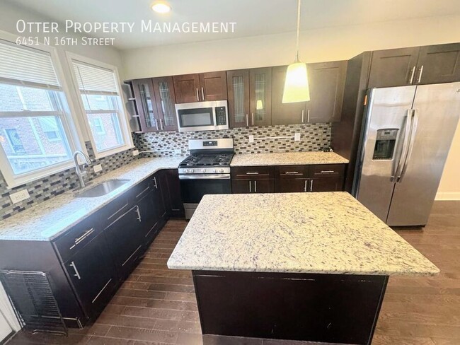 Building Photo - 6451 N 16th St