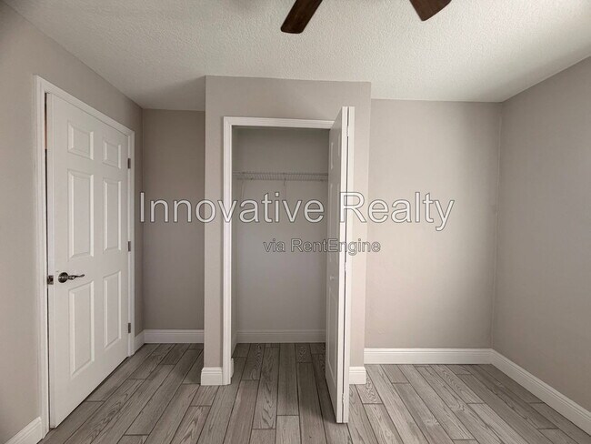 Building Photo - 144 N Park Ave