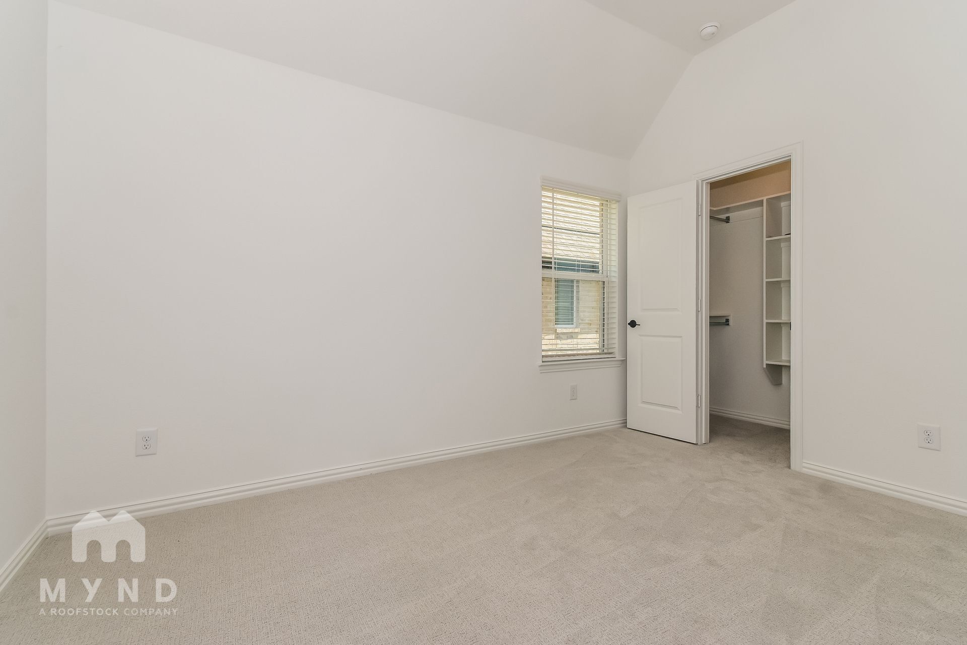 Building Photo - 15518 Kestrel Mews