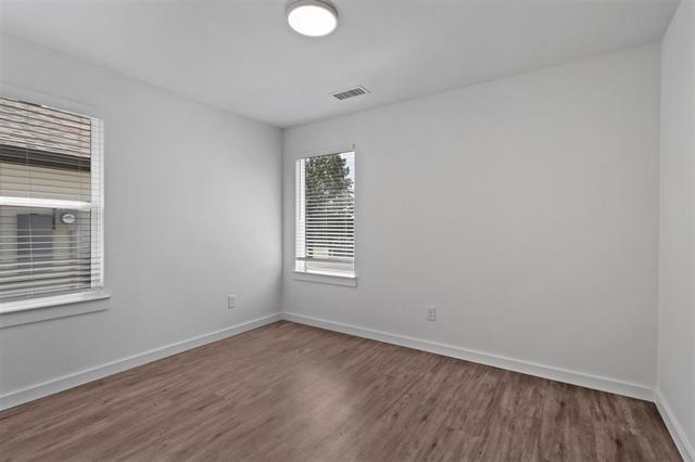 Building Photo - 719 Maple Row