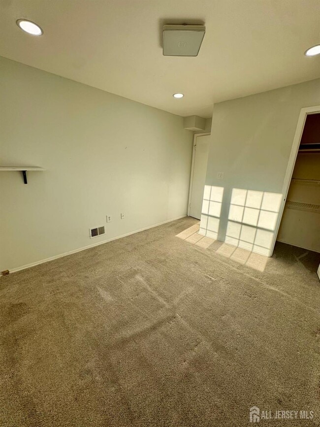 Building Photo - 1202 Green Hollow Dr