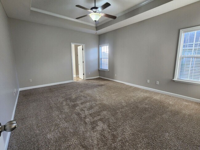 Building Photo - !!$500!! OFF FIRST MONTH!! Spacious 4BR Home with Fireplace, Screened Porch & Privacy-Fenced Yard