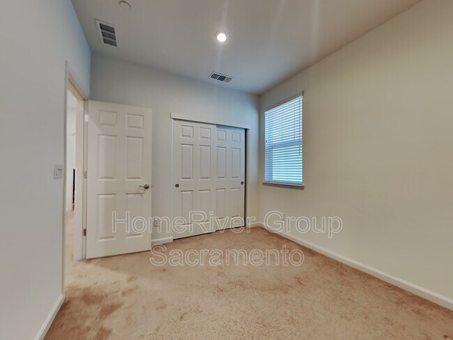 Building Photo - 1169 Knox Way