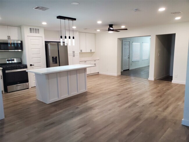 Building Photo - 5310 Randon Rd