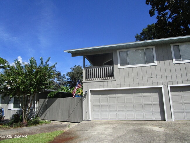 Building Photo - 5543 W Bayshore Dr