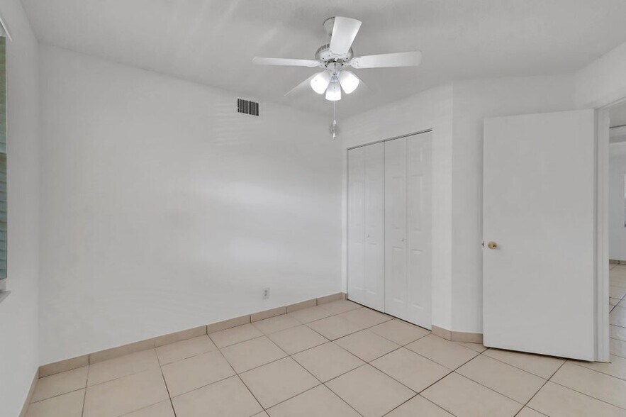 Building Photo - 8431 Royal Palm Blvd