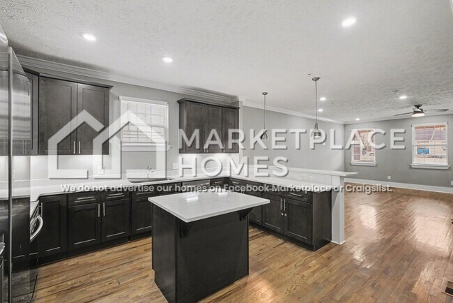 Building Photo - 2437/114 Bell St