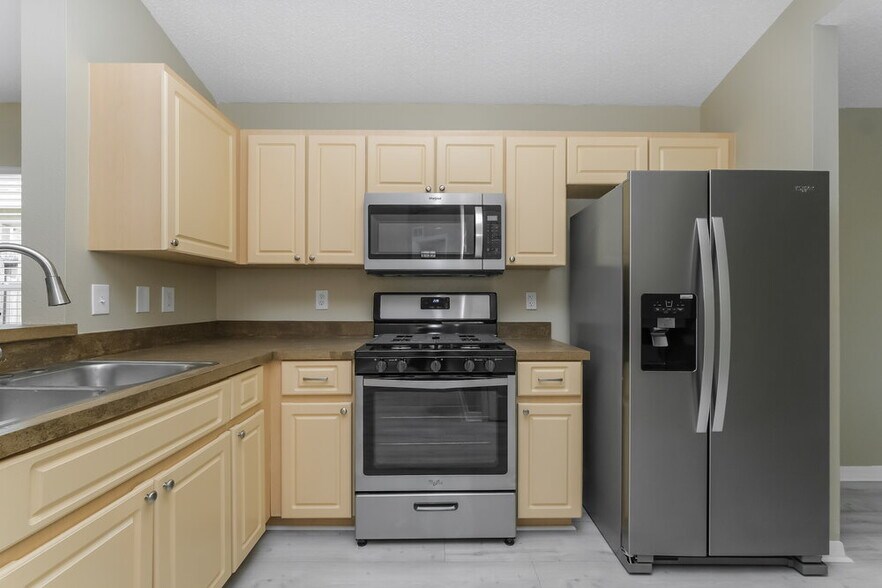 Building Photo - 6719 Summer Cove Dr