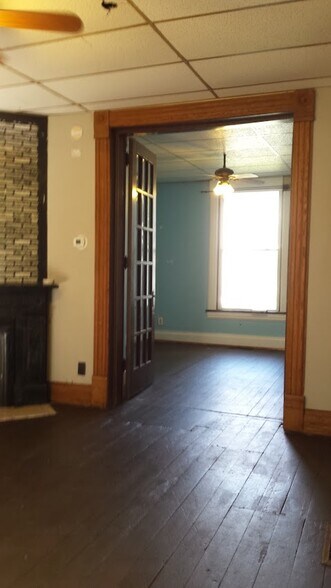 Building Photo - 137 George St