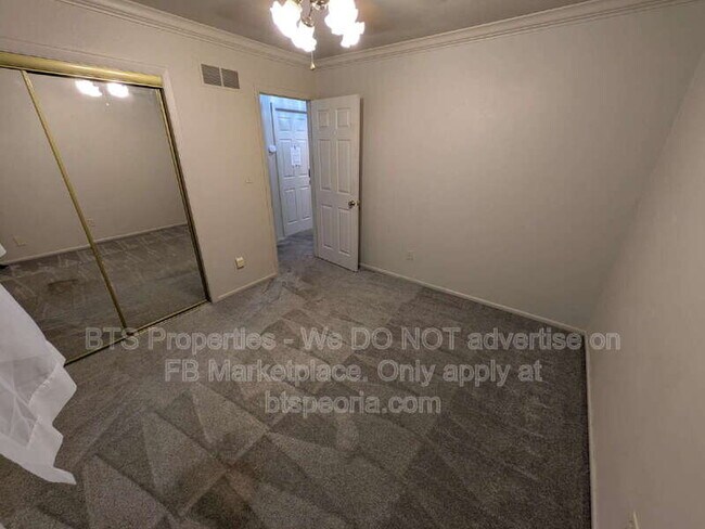 Building Photo - 3224 W Westport Rd