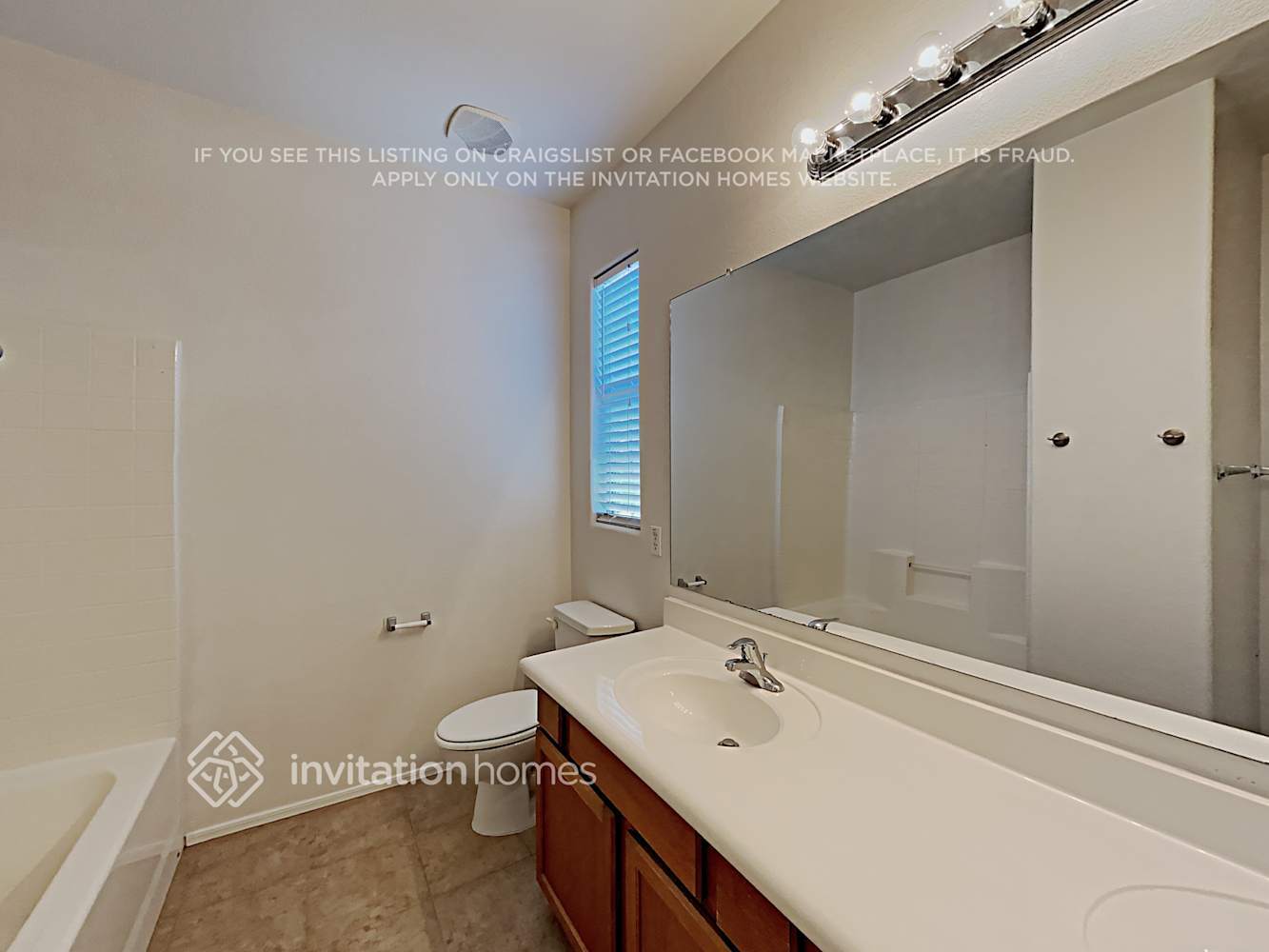 Building Photo - 4112 E Cherry Hills Dr