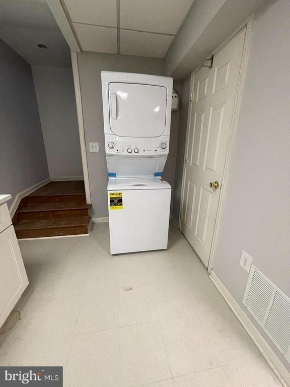 Building Photo - 311 Yale Dr