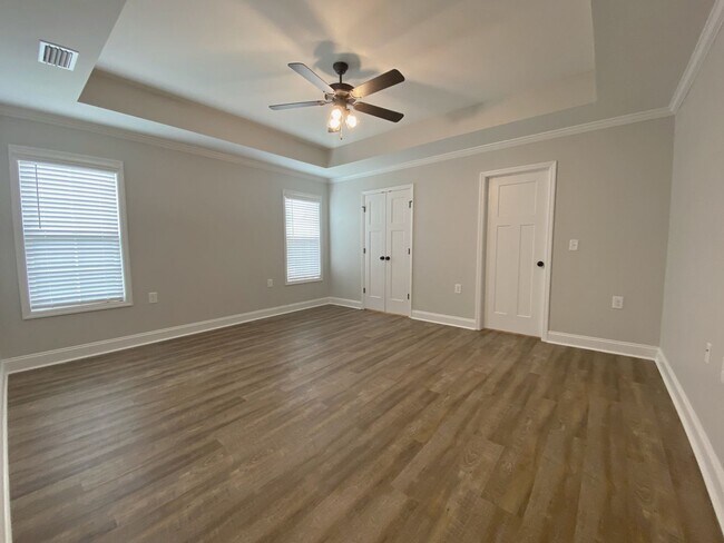 Building Photo - 3 bedrooms, 2 baths in Hahira/North Lownde...
