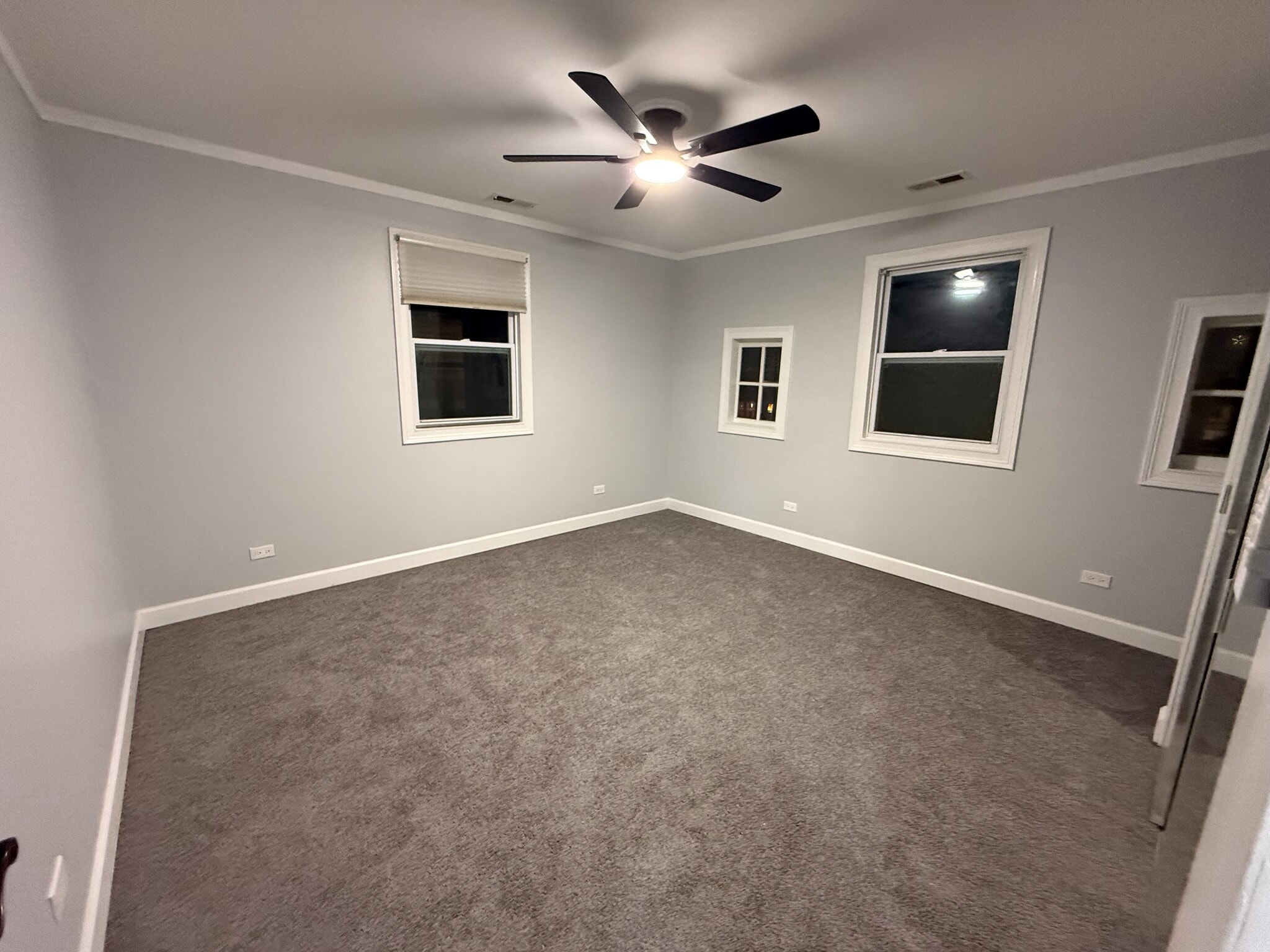 Building Photo - 5351 N Kimball Ave