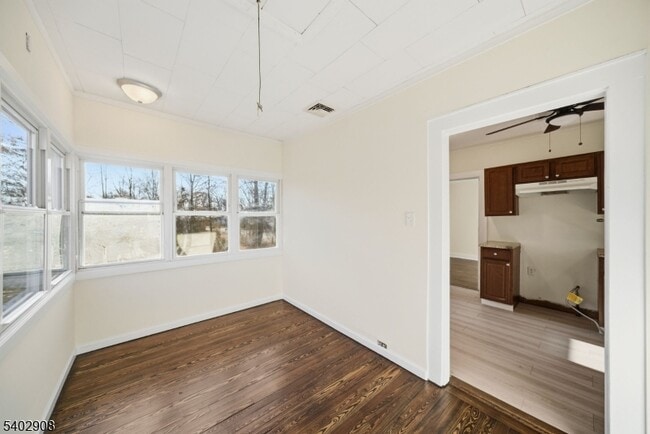 Building Photo - 75 Lakeview Terrace