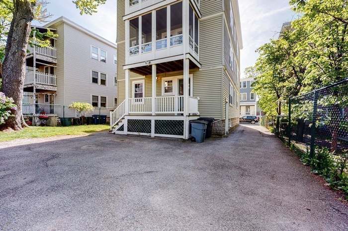 Building Photo - 71 Beechcroft St